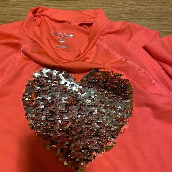 Cat and Jack Girls’ 7/8 swim Rashguard with flip sequins - Picture 3 of 5